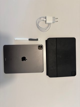 iPad Pro 11 + Apple Pencil + Magic Keyboard