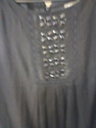 Vestido negro con pedrería