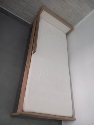 Cama infantil de madera