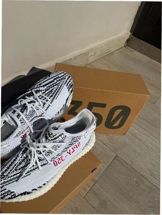 Adidas Yeezy Boost 350 V2 Zebra 42.5