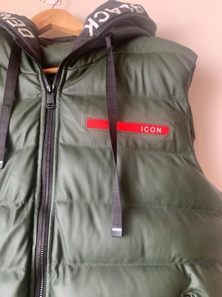 Chaleco Acolchado Verde Militar con Capucha Talla