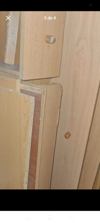 Se regala armario de madera beige