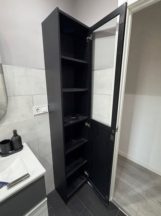Librería Billy Ikea Negra con Puerta de Vidrio