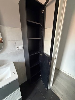 Librería Billy Ikea Negra con Puerta de Vidrio