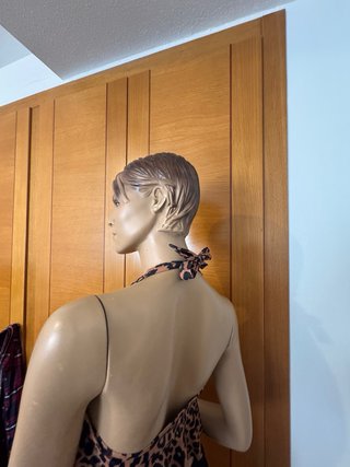 Maniquí realista desmontable escaparate moda