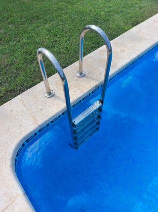 Escalera Piscina Aluminio 5 peldaños