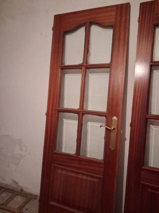Puerta sapelly acristalada