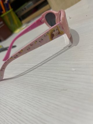 Gafas de sol rosas para niña