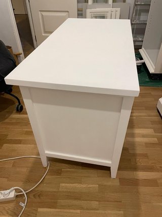 Scrivania in legno massello con 3 cassetti