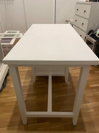 Scrivania in legno massello con 3 cassetti