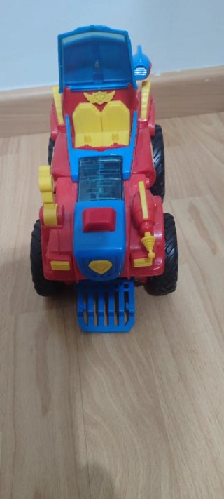 Coche Superthings Recoge Muñecos
