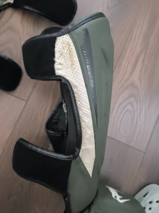 Espinilleras Muay Thai Venum Elite Evo Khaki/Plate