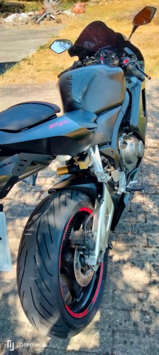 Honda CBR 600 RR Negra Sportbike