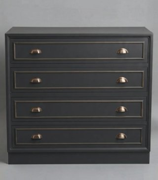 Cómoda de madera con detalles dorados