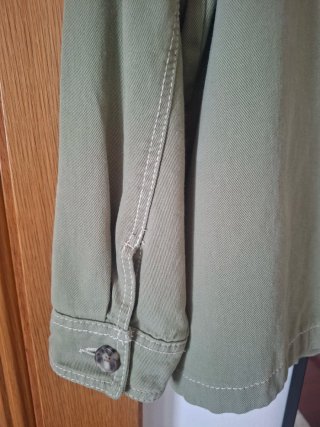 Sobrecamisa oversize verde Pull&Bear Talla L