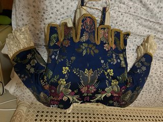 Traje Alicantina azul y dorado