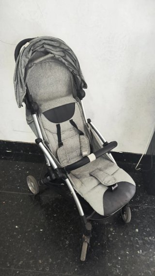 Carrito de paseo gris Chicco plegable
