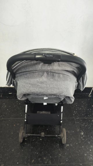 Carrito de paseo gris Chicco plegable