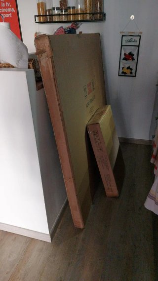 Tavolo da pranzo rotondo in vetro e legno