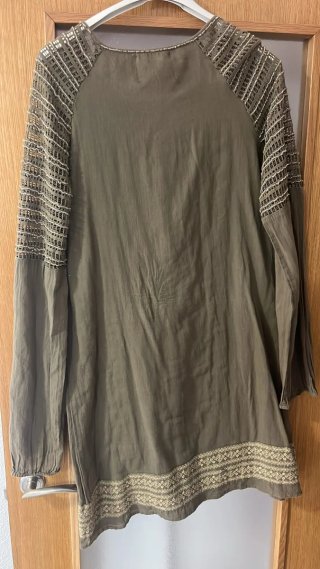 Blusa verde bordada