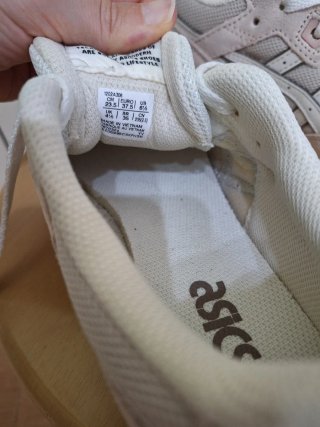 Zapatillas Asics casual como nuevas