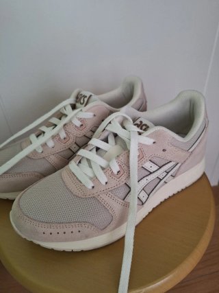 Zapatillas Asics casual como nuevas