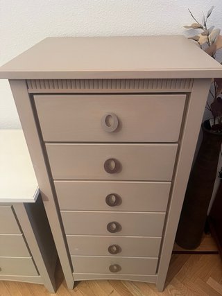 Mesa y cómoda juvenil color beige