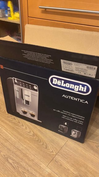 Cafetera Automática Delonghi Autentica Negra