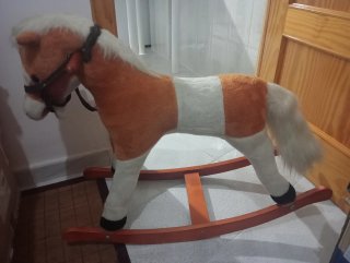 Caballo balancín con pilas