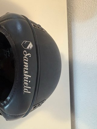 Casco de equitación negro mate
