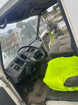 Nissan TRADE