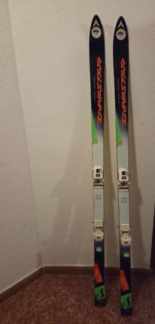 Esquis Dynastar Ceramic Omega Isocore con bastones
