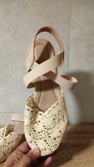 Sandalias cuña beige
