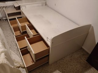 Cama infantil con cajones
