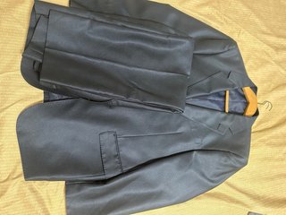 Traje azul para bodas o eventos