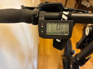 Bicicleta eléctrica Littium Ibiza Dogma 1km+ Casco
