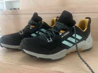 Adidas Terrex Botas Trekking Negras y Amarillas