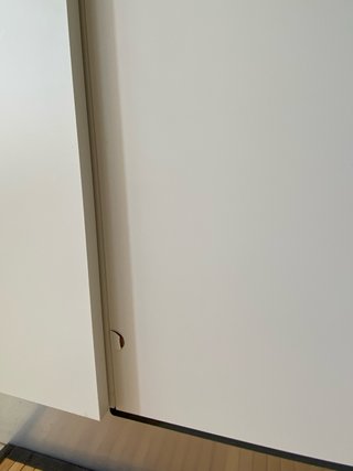 Cucina componibile bianca e nera