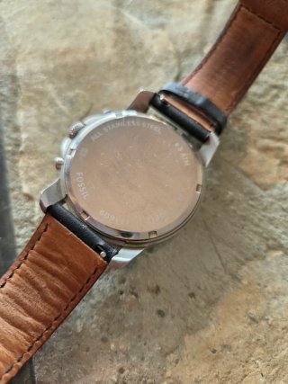 Reloj Fossil Clásico Negro y Plateado