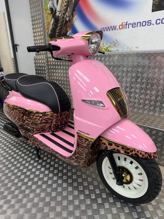 Peugeot Django 125cc Candy Pink x Manoush -Limited