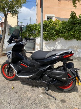 APRILIA SR GT SPORT 125