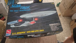 Maqueta AMT ERTL USS Enterprise NCC-1701-D