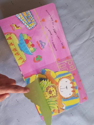 A Lupe le gusta leer