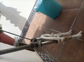 Suspensión Bicicleta Blanca