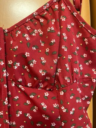 Vestido midi floral rojo
