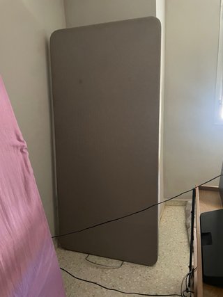 Cama con canapé de madera