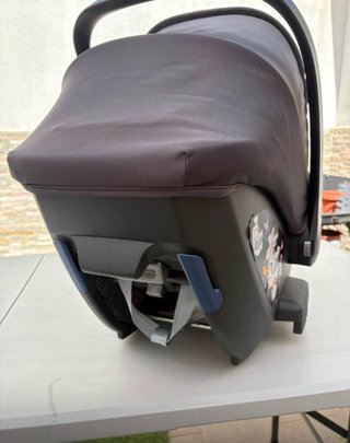 Silla de paseo Inglesina Aptica gris.