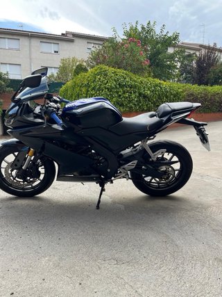 Yamaha YZF 125 R Negra