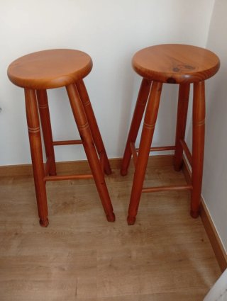 2 Taburetes de Madera Marrón