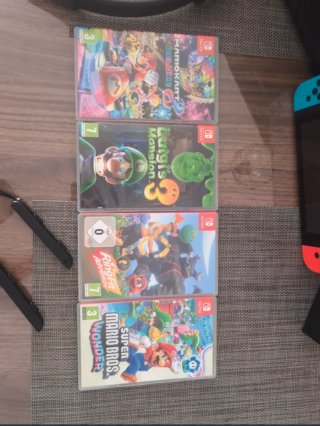 Nintendo Switch + 4 Juegos
